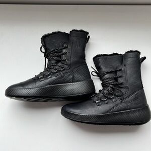 ECCO Ukiuk Mid-Cut Ankle Boot size 6/6.5